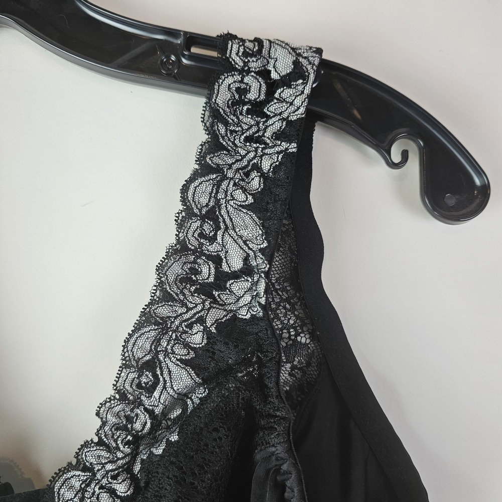 Breezies Wirefree Bralette with Lace Neckline 1X A347326‎ Black Silver Floral - Picture 3 of 5